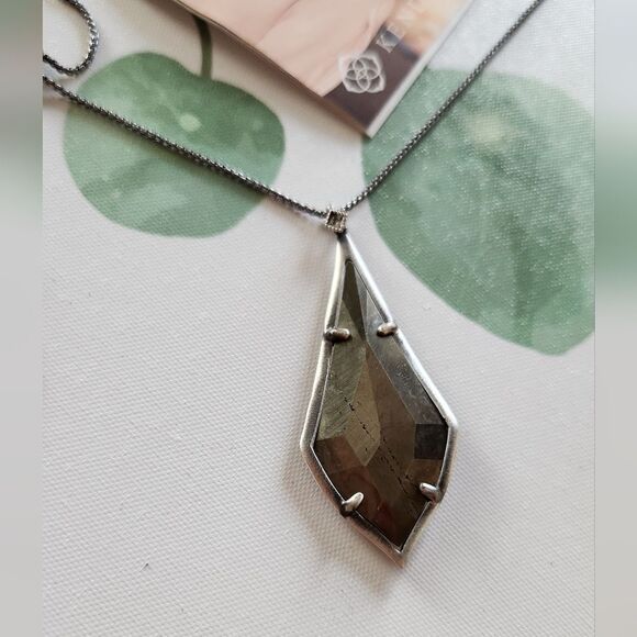 New! Kendra Scott Damon Necklace - Picture 2 of 3